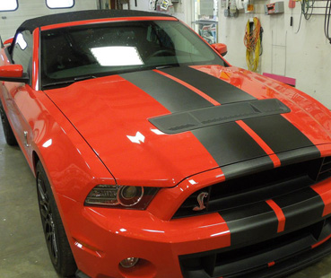 Carbon Fiber Stripes on Ford Mustang